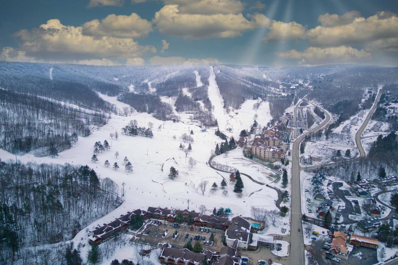 Ski-Inandout And Golf Condo With Aandc At Holiday Valley! إليكوتفيل المظهر الخارجي الصورة
